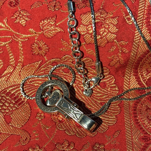 Brighton badge clip necklace - Picture 2 of 6